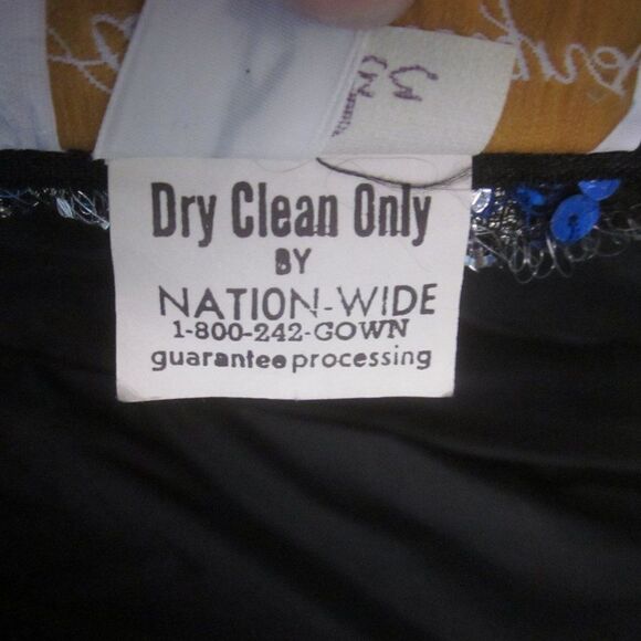 Alyce Designs Vintage Gown 8 - Picture 13 of 13